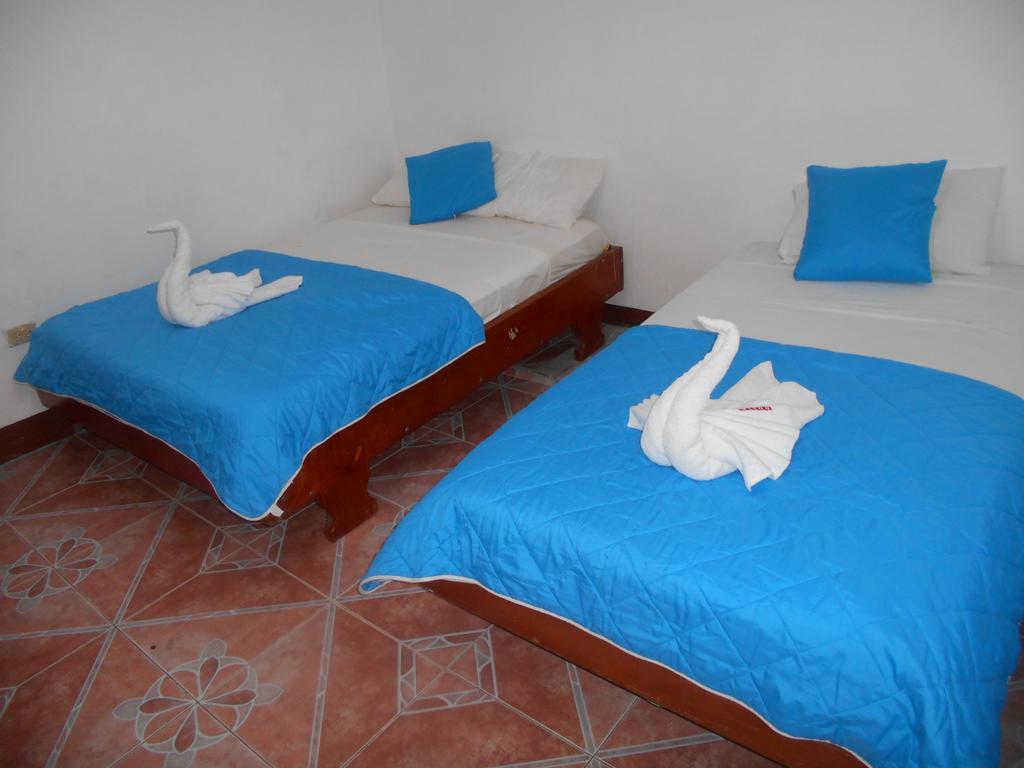 El Descanso Del Petrel ปูแอร์โตอาโยรา ภายนอก รูปภาพ